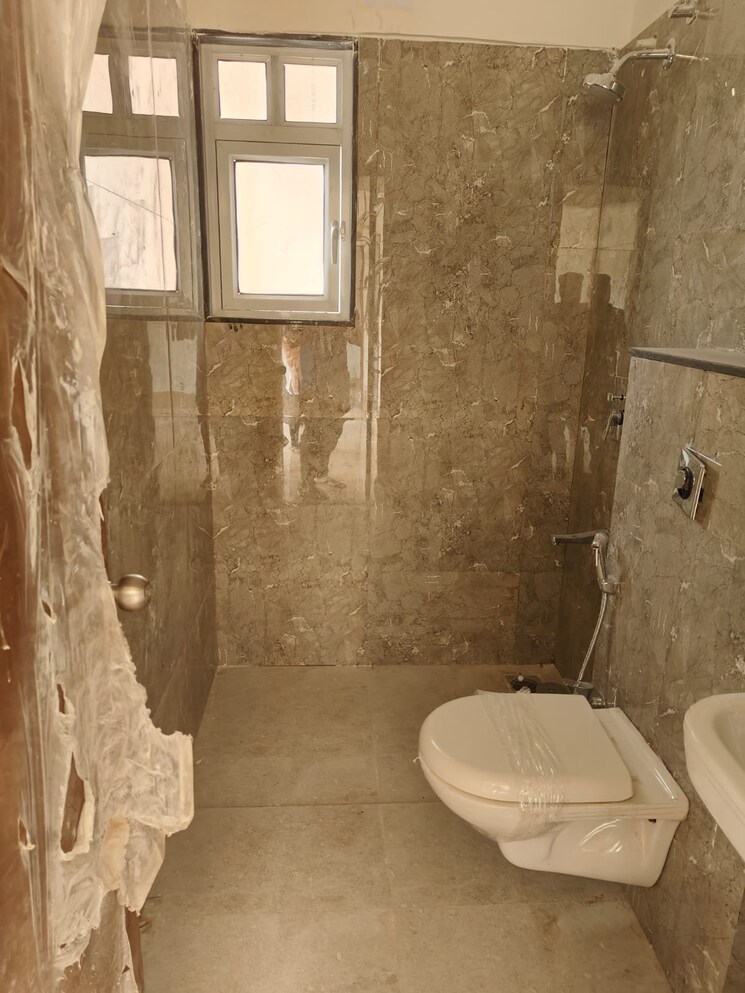 Bathroom, vtp-beaumonde 2 Bedroom 800 Sq.Ft. Apartment In Kharadi Pune 8346423