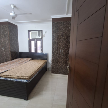 Bedroom in 2 BHK Builder Floor at Malviya Nagar – for Rent