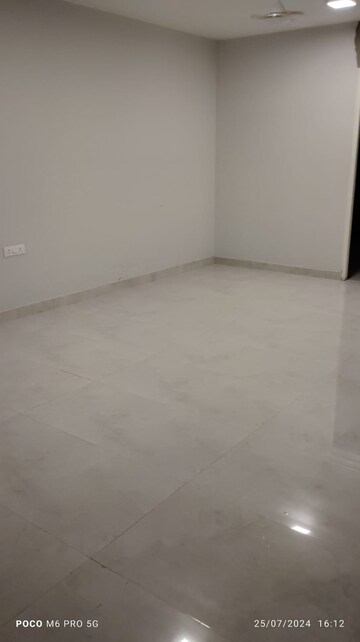 Room in 2 BHK Apartment at Sidhartha Diplomats Golf Link, Sector 110 – for Sale