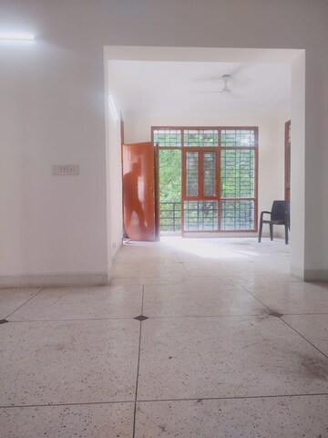 Room in 2 BHK Apartment at Sidhartha Diplomats Golf Link, Sector 110 – for Sale