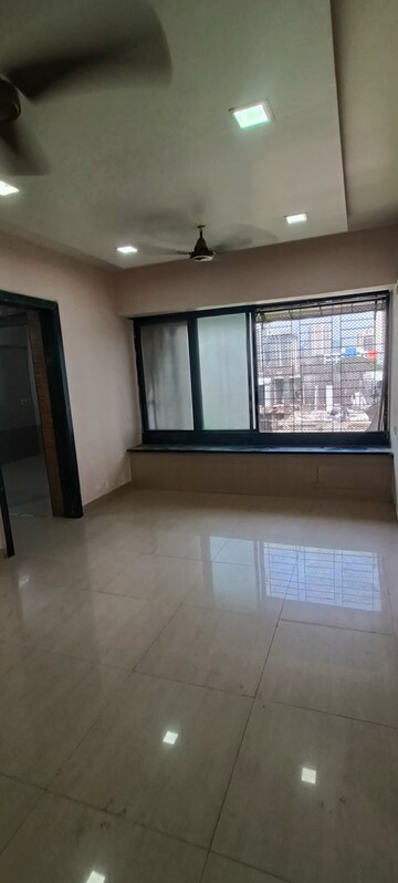 Room in 1 BHK Apartment at Sumer Nagar Chs, Borivali West – for Rent