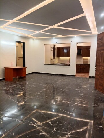 Parking in 3 BHK Builder Floor at Sector 57 – for Rent