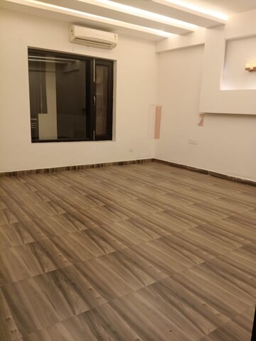 Room in 3 BHK Builder Floor at Sector 57 – for Rent
