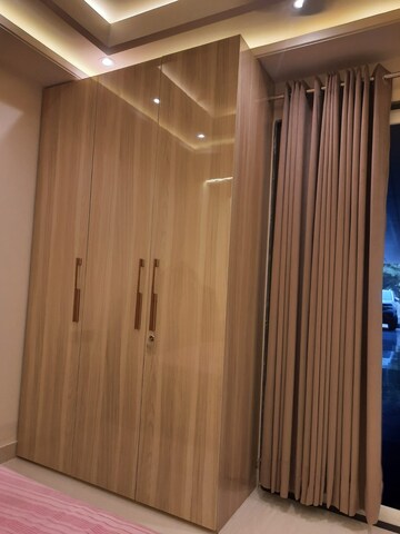 Building Lobby in 3 BHK Builder Floor at Sector 57 – for Rent