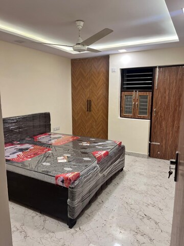 Bedroom in 3 BHK Builder Floor at Sector 57 – for Rent
