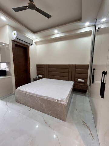 Bedroom in 1 BHK Builder Floor at Sector 52 – for Rent