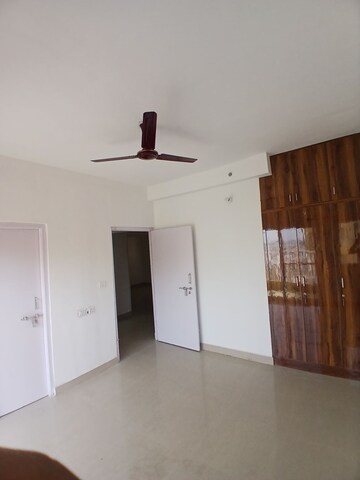 3 BHK Apartment For Rent in Kursi Road