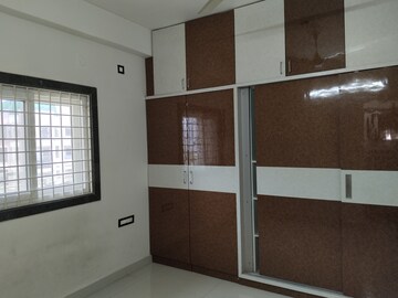 Room in 2 BHK Apartment at Ten Madhapur, Madhapur – for Rent