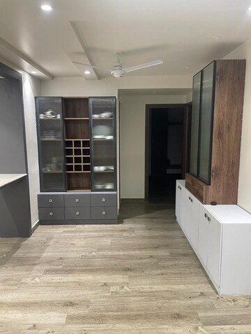 Room in 2 BHK Apartment at Parker White Lily, Sector 8 – for Sale