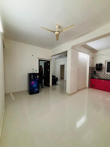 Room in 3 BHK Apartment at Raghavendra Arcade, Kondapur – for Rent