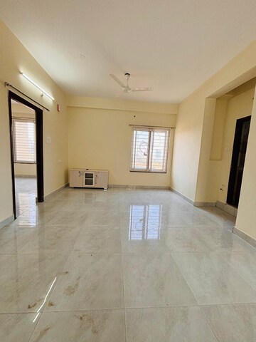 Room in 2 BHK Apartment at Raghavendra Arcade, Kondapur – for Rent