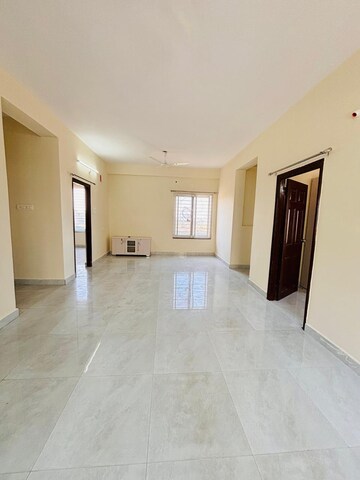 Room in 2 BHK Apartment at Raghavendra Arcade, Kondapur – for Rent