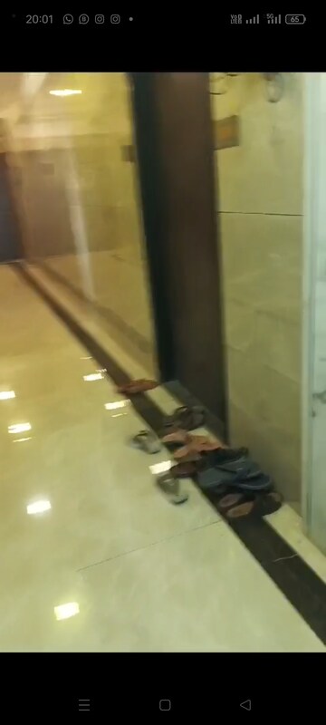 Lift in 1 BHK Apartment at Bhuleshwar – for Rent