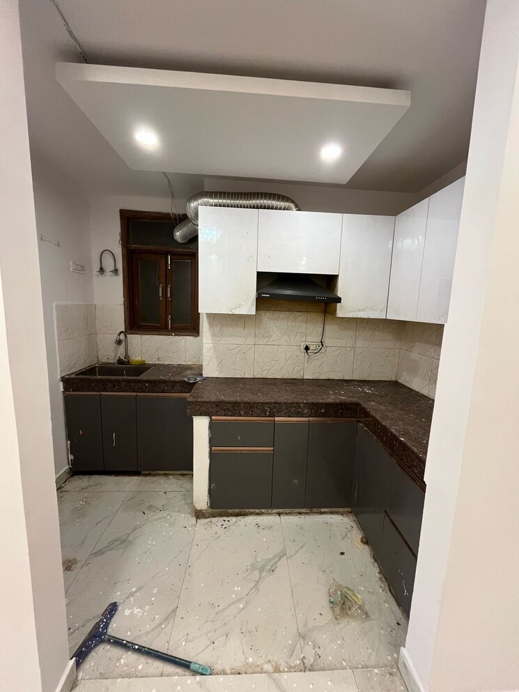 Kitchen, chattarpur 3 Bedroom 1250 Sq.Yd. Builder Floor In Chattarpur Delhi 8346774