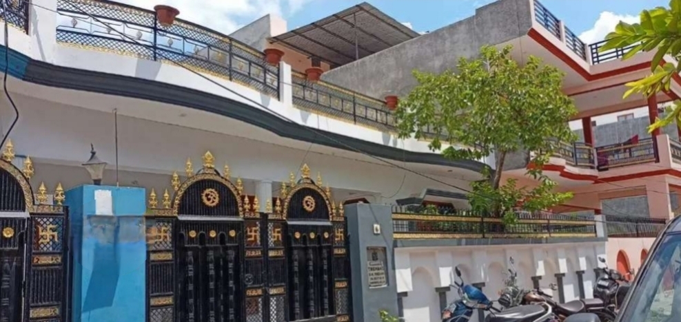 3 BHK + Pooja Room Villa For Sale in Kamta