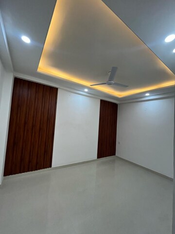 Room in 3 BHK Builder Floor at Chattarpur – for Rent