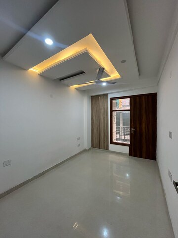 Room in 3 BHK Builder Floor at Chattarpur – for Rent