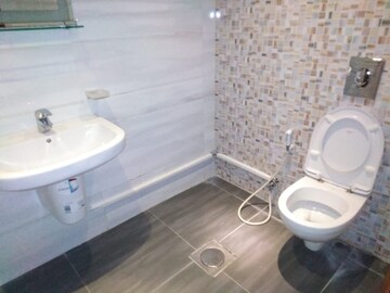 Bathroom in 3 BHK Apartment at DLH Metroview, Andheri West – for Rent