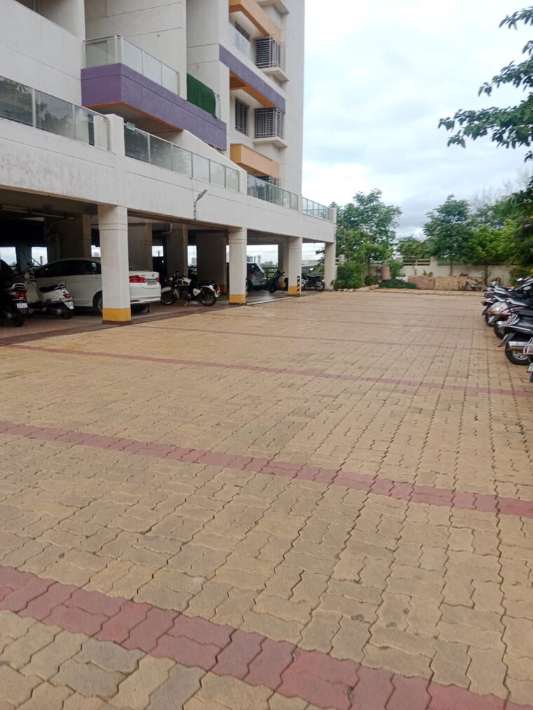  Parking, saket-chs-kothrud 3 Bedroom 1600 Sq.Ft. Apartment In Kothrud Pune 8347009