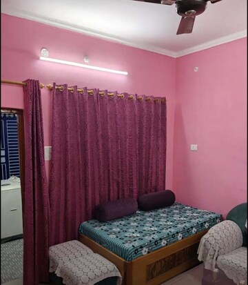 Bedroom in 4 BHK Villa at Rajajipuram – for Sale