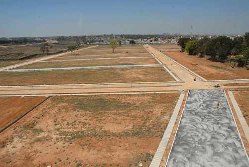 Plot For Sale in Pa Prudhvaakhi Properties