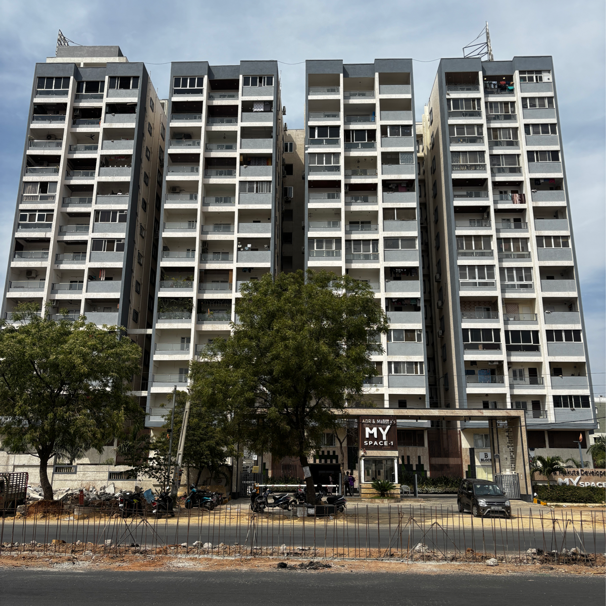 2.5 BHK + Extra Room Apartment For Sale in Bachupally 