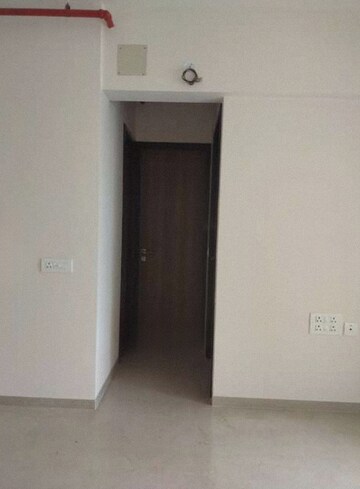 Room in 2 BHK Apartment at Piramal Vaikunth, Balkum Pada – for Rent