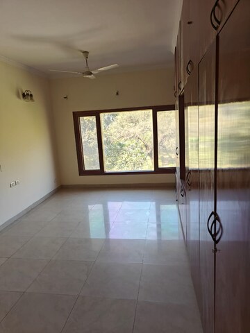 Room in 2 BHK Apartment at Chanakyapuri – for Rent