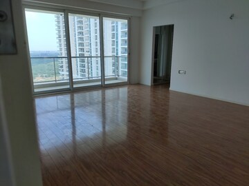 Room in 4 BHK Apartment at DLF The Crest, Sector 54 – for Rent