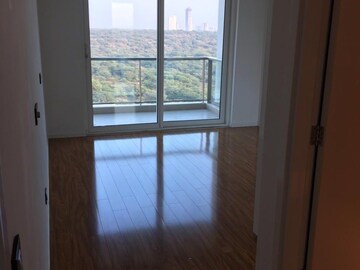 Room in 4 BHK Apartment at DLF The Crest, Sector 54 – for Rent