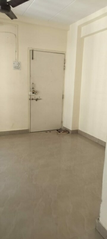 Room in 1 BHK Apartment at Sapphire Lakeside, Powai – for Rent