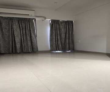 Room in 2 BHK Apartment at Dadar East – for Rent