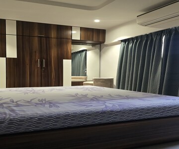 Bedroom in 2 BHK Apartment at Dadar East – for Rent
