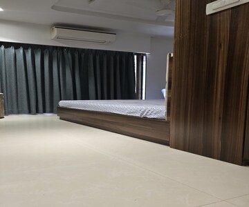 Room in 2 BHK Apartment at Dadar East – for Rent