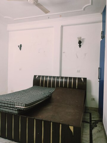 2 BHK Builder Floor For Rent in Paryavaran Complex