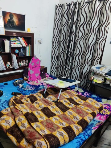 Bedroom in Studio Builder Floor at Sector 38 – for Rent