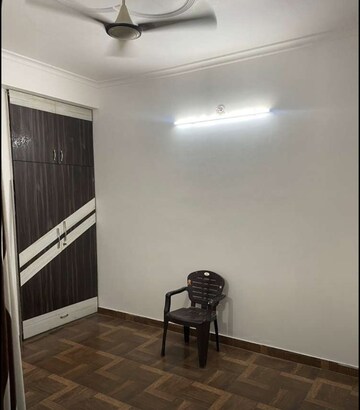 Room in 3 BHK Apartment at Butler Colony – for Rent