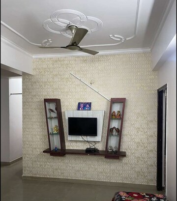 Furnished Amenities in 3 BHK Apartment at Butler Colony – for Rent