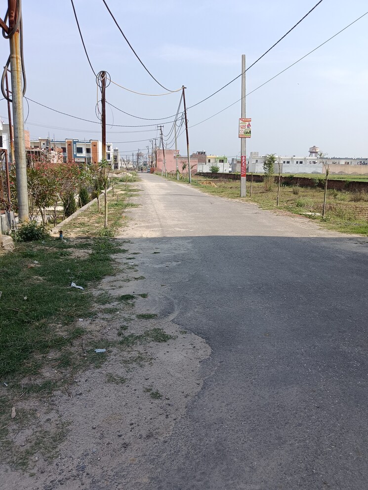 undefined, dwarika puri rd  114 Sq.Yd. Plot In Dwarika Puri rd Meerut 8347678