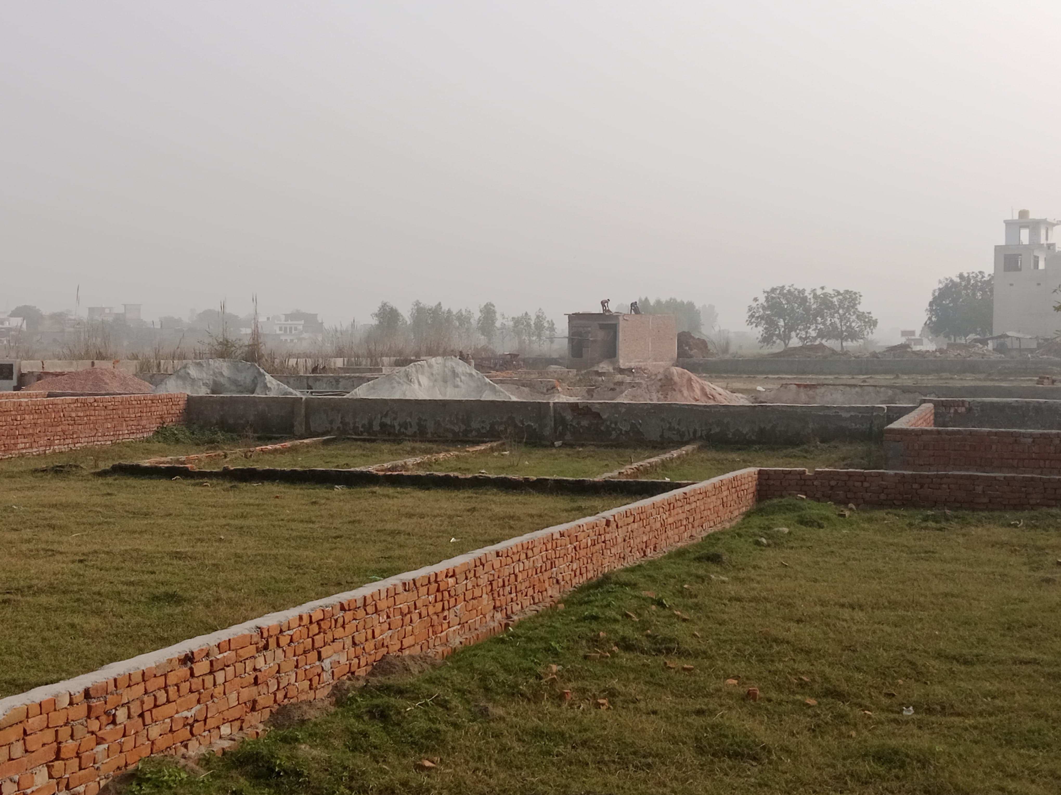 Plot For Sale in Mk Propty 