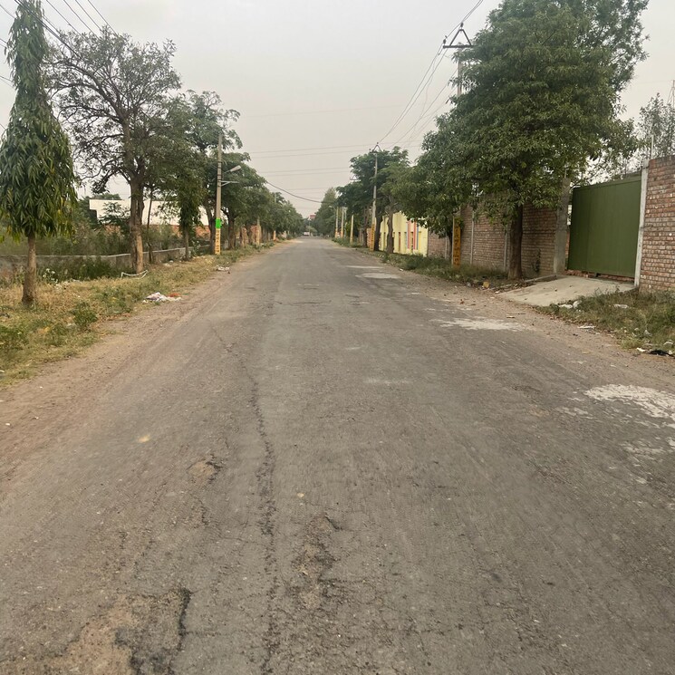  Parking, pakhowal road  550 Sq.Yd. Plot In Pakhowal Road Ludhiana 8347717