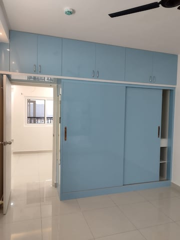 Room in 2 BHK Apartment at Kolte Patil iTowers Exente, Electronic City Phase I – for Rent
