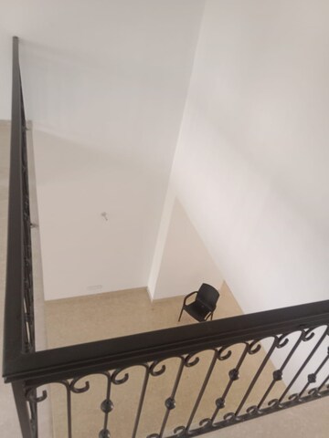 Furnished Amenities in 5 BHK Villa at Vipul Tatvam Villas, Sector 48 – for Rent