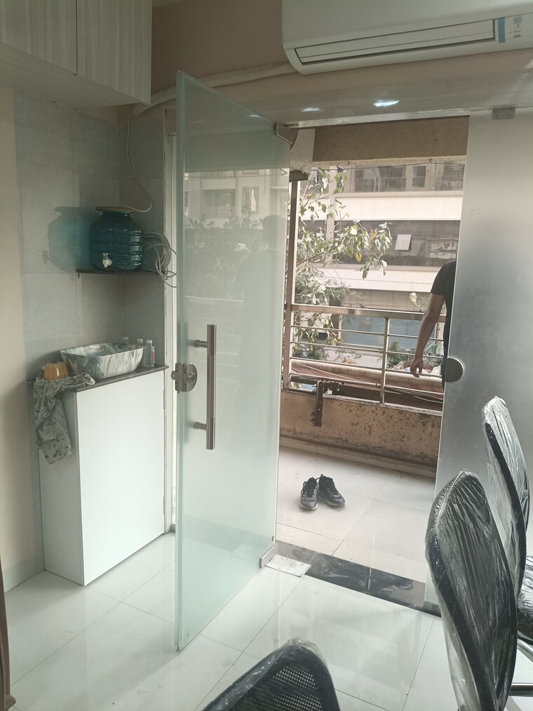 Team Area, mira nagar Commercial Office Space 300 Sq.Ft. In Mira Nagar Mumbai 8347800