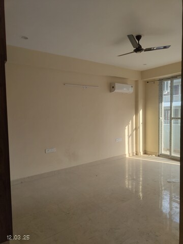 Balcony in 2 BHK Builder Floor at Sector 57 – for Rent