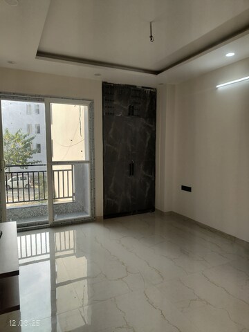 Kitchen in 3 BHK Builder Floor at Sector 57 – for Sale