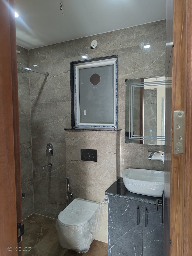 Bathroom, sector 57 3 Bedroom 1570 Sq.Ft. Builder Floor In Sector 57 Gurgaon 8347885