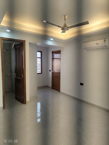 Furnished Amenities in 3 BHK Builder Floor at Sector 57 – for Sale