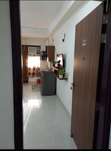 Building Lobby in 1 RK Builder Floor at Sector 40 – for Rent