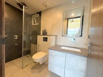 Bathroom in 1 RK Builder Floor at Sector 40 – for Rent